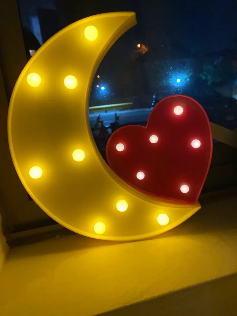 Luz nocturna luna y corazón - 1