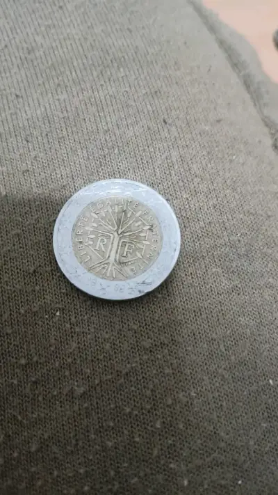 Moneda 2 euros conmemorativa - miniatura 1
