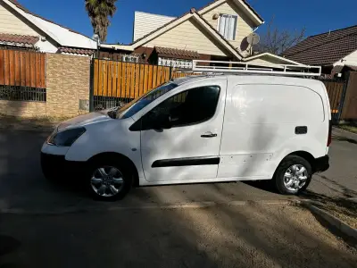 Furgón Citroën berlingo 2015 blanco en buen estado - miniatura 3