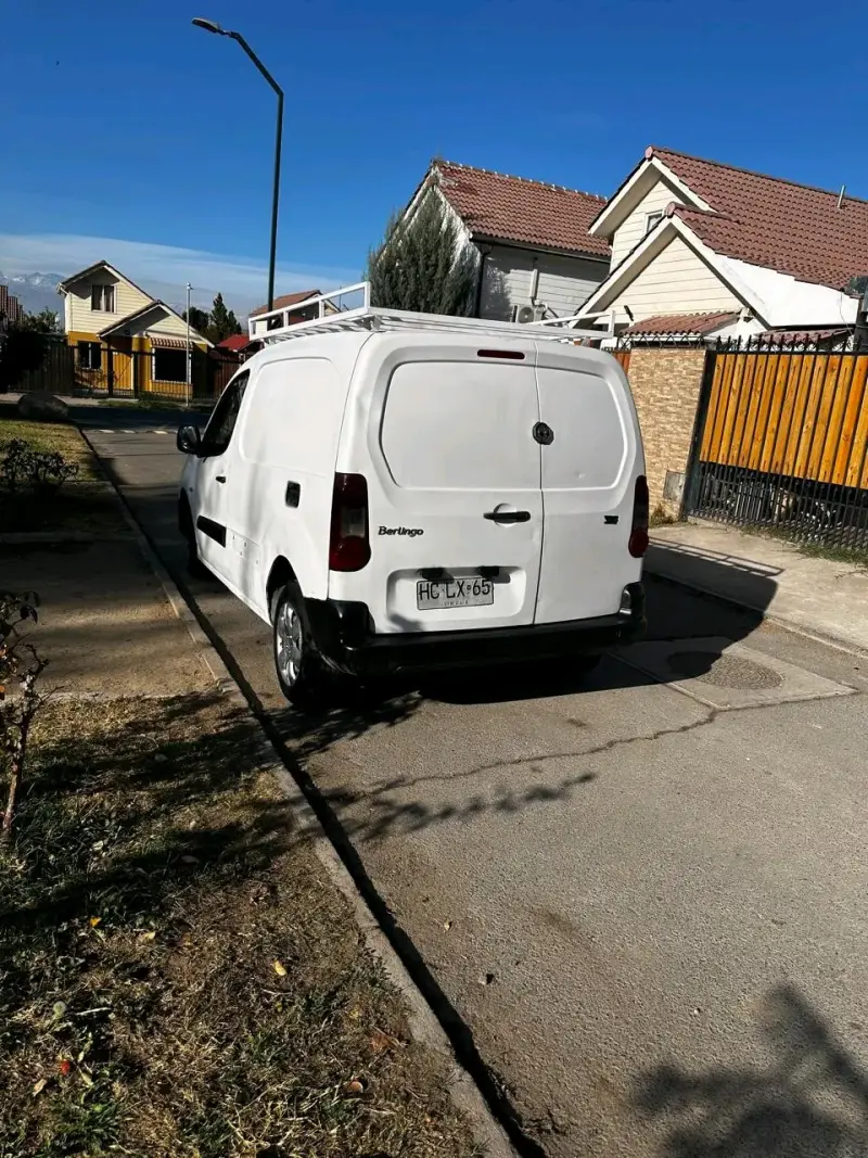 Furgón Citroën berlingo 2015 blanco en buen estado - 4