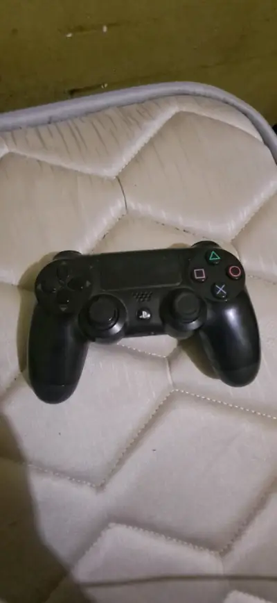 Control negro para consola ps4 - miniatura 1