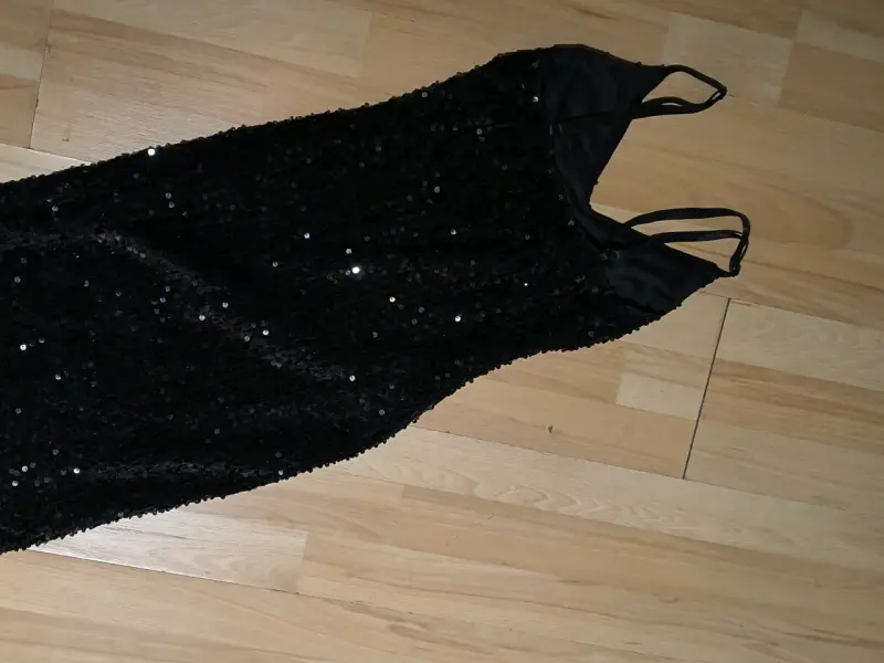 Vestido negro con lentejuelas - 2