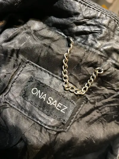Chaqueta de cuero negra - miniatura 3