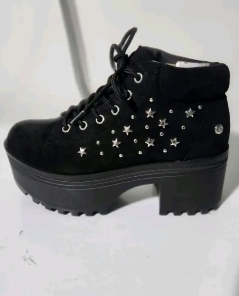 Botines nuevos negros con tachas de estrellas - 5