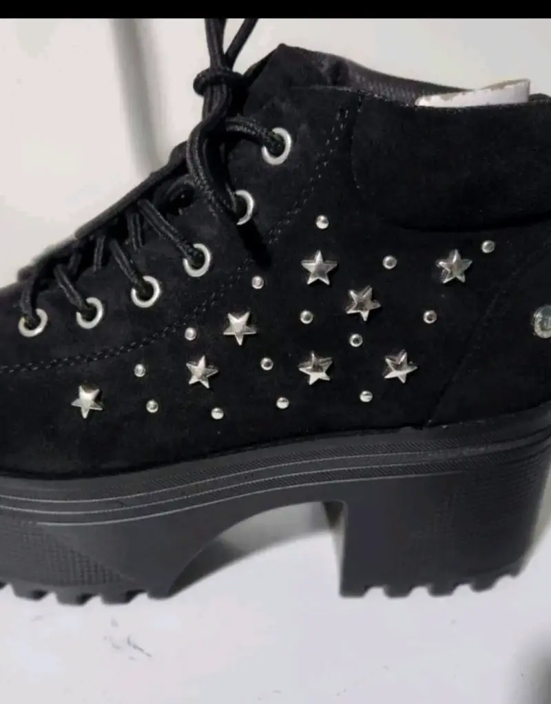 Botines nuevos negros con tachas de estrellas - 6