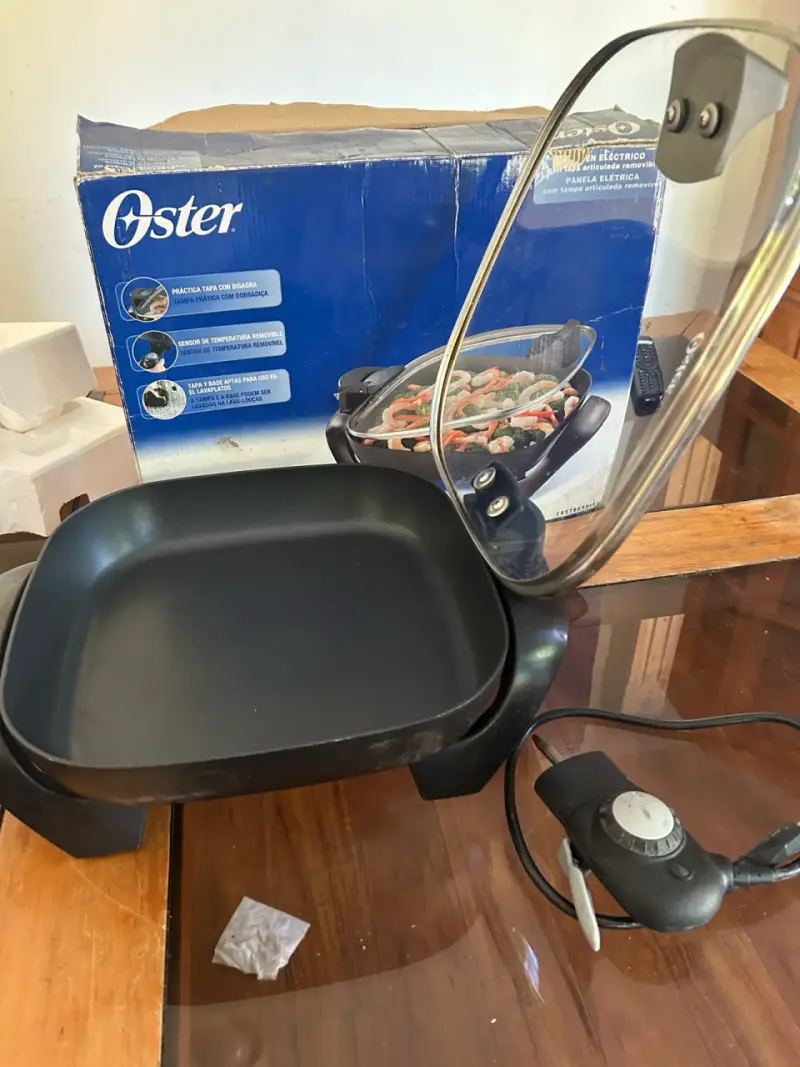 Sartén eléctrico Oster con tapa - 2