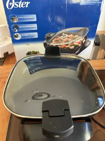 Sartén eléctrico Oster con tapa - miniatura 4