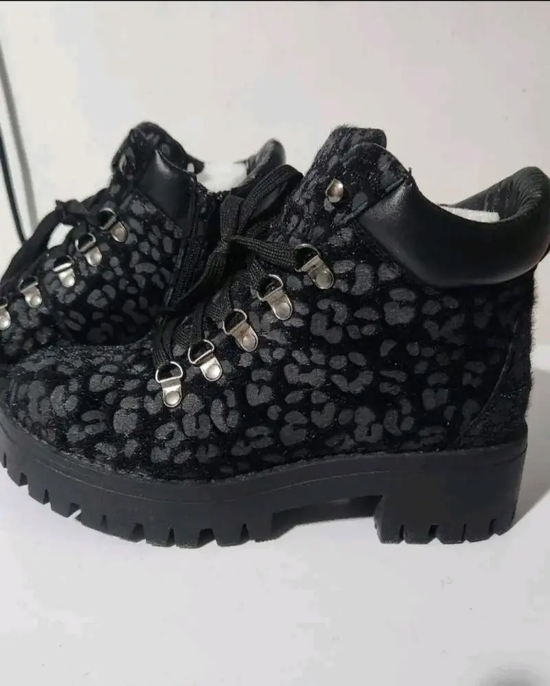 Botines nuevos FES negros animal print - 2