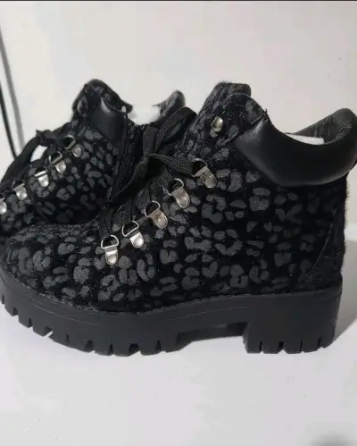 Botines nuevos FES negros  animal print - miniatura 2