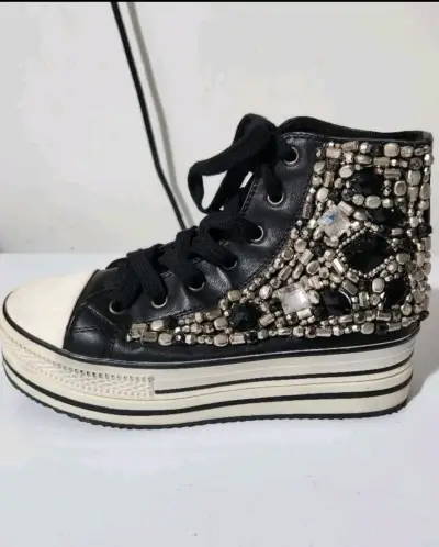 Zapatillas plataforma adornadas negras - miniatura 2