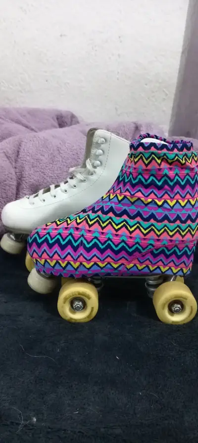 Patines de cuatro ruedas - miniatura 1