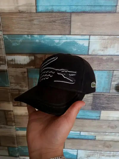 Gorra negra Lacoste. - miniatura 1