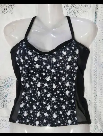 Top negro nuevo con estampado de arañas - miniatura 1