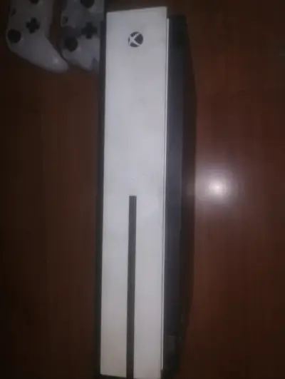 Consola con dos controles - miniatura 2