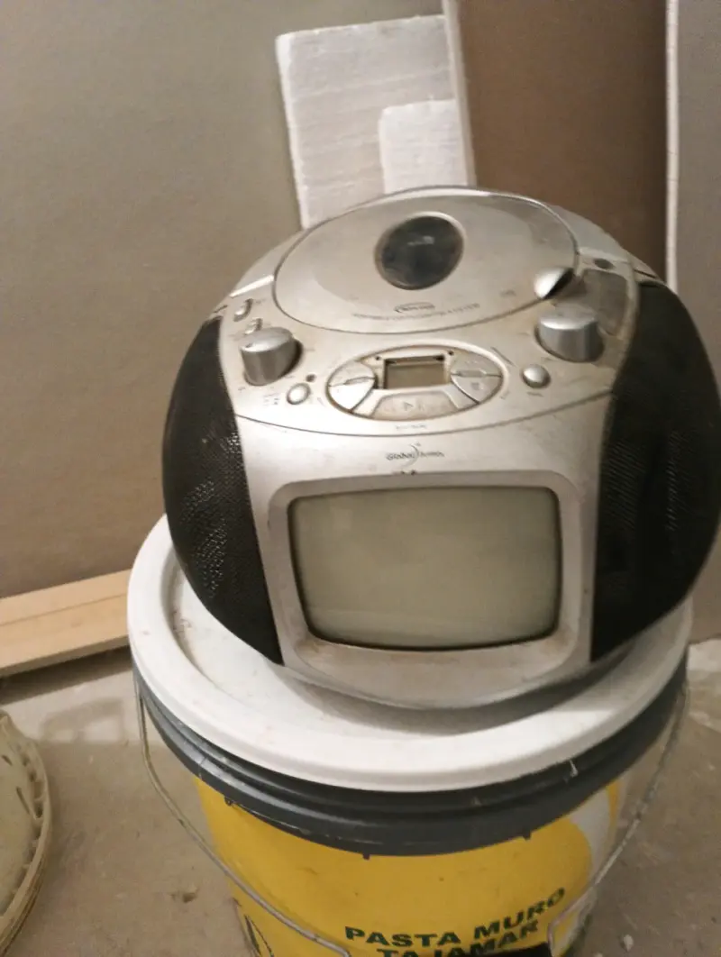 Mini televisor portátil Emerson