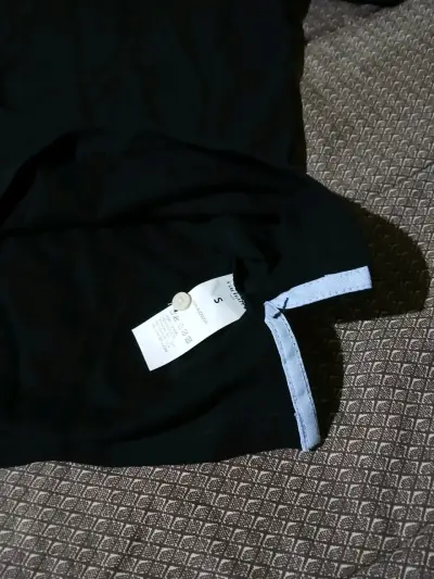 Polera cacharel negra - miniatura 3