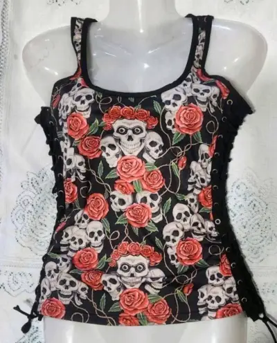 Polera nueva estampada calaveras y rosas - miniatura 1