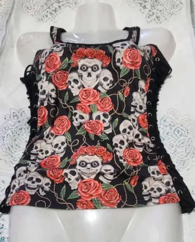 Polera nueva estampada calaveras y rosas - miniatura 2