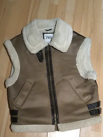 Chaleco Zara con lana beige - miniatura 1