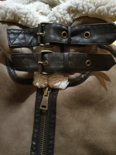 Chaleco Zara con lana beige - miniatura 4