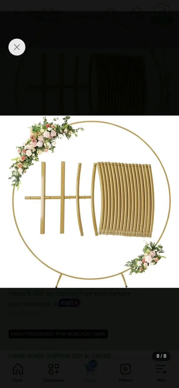 Arco decorativo de metal dorado