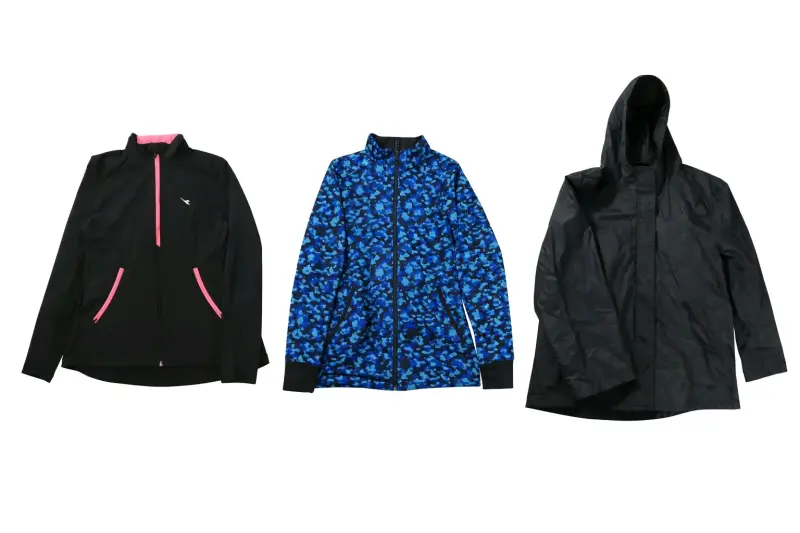 Chaqueta deportiva negra con detalles rosas - 2