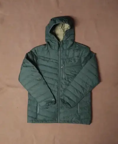 Chaqueta impermeable verde con capucha - miniatura 1