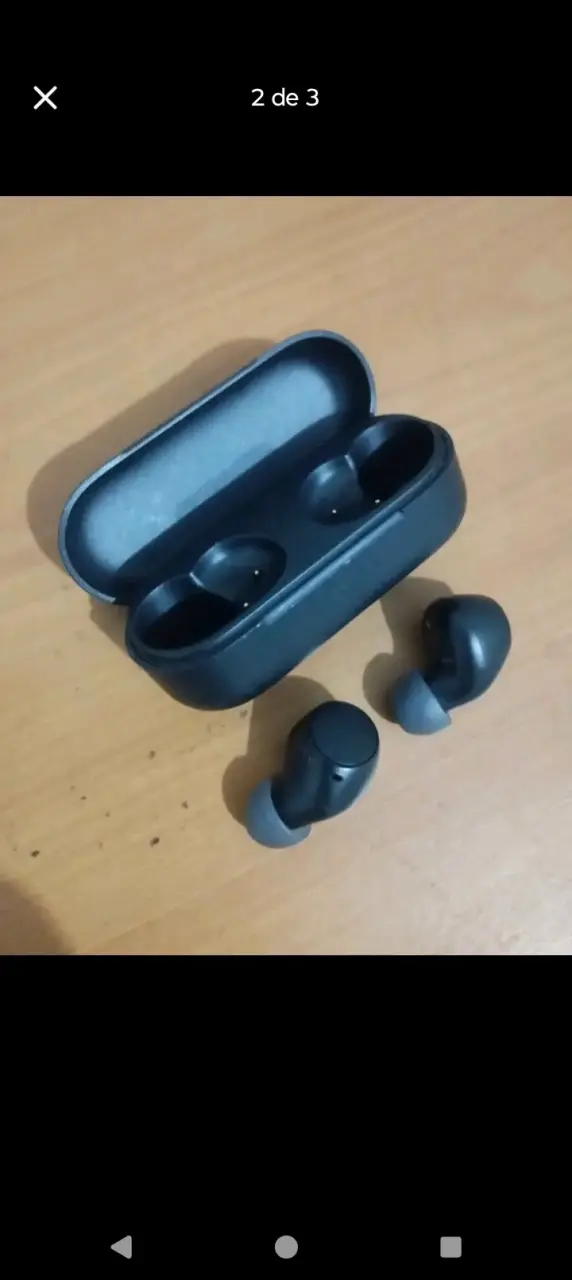 Audífonos inalámbricos negros - 2