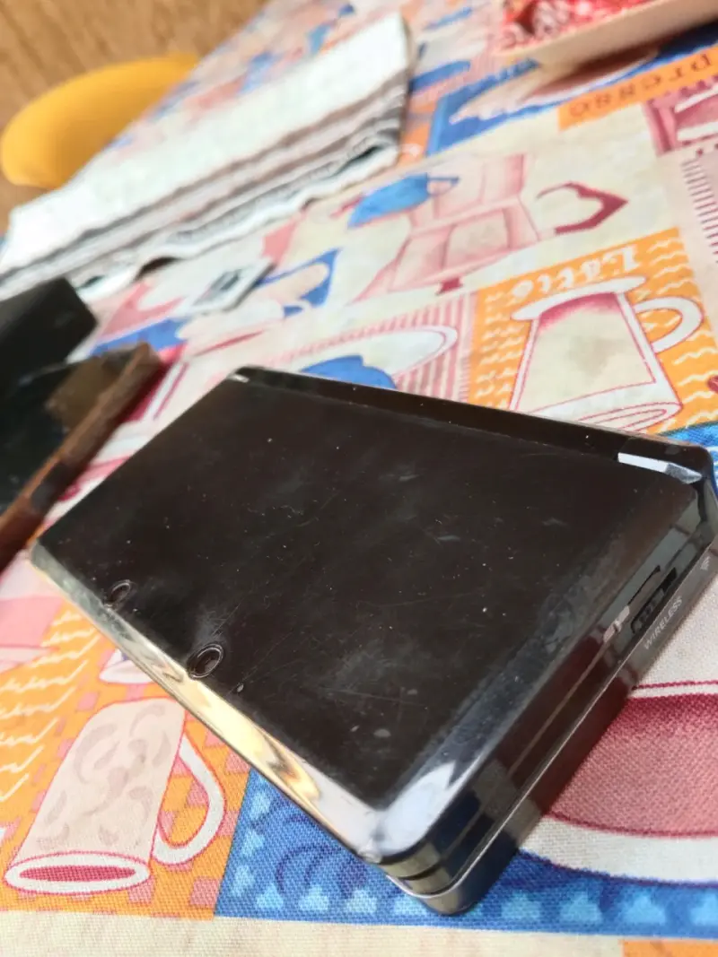 Nintendo 3DS + Metal Gear Solid + Juegos Digitales - 2