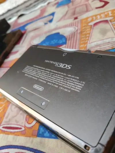 Nintendo 3DS + Metal Gear Solid + Juegos Digitales - miniatura 3