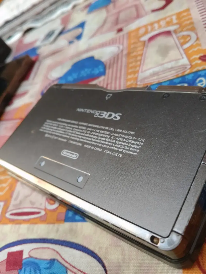 Nintendo 3DS + Metal Gear Solid + Juegos Digitales - 4