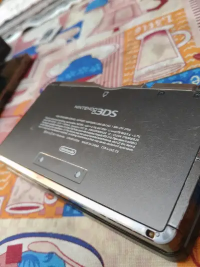 Nintendo 3DS + Metal Gear Solid + Juegos Digitales - miniatura 4