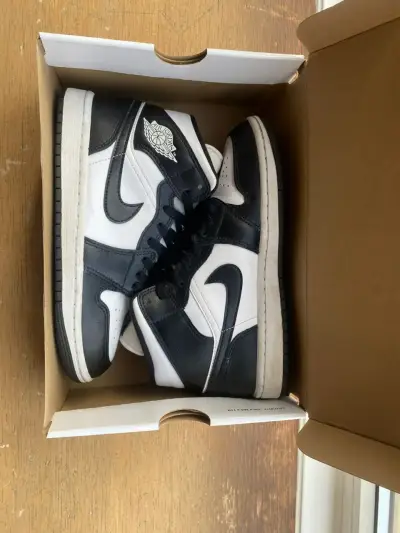 Zapatillas JORDAN 1 (Talla: 38 / 6 US) - miniatura 1