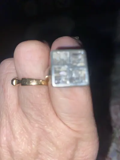 Anillo de  palta con diseño cuadrado - miniatura 1