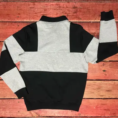 Suéter cuello polo negro y gris - miniatura 4