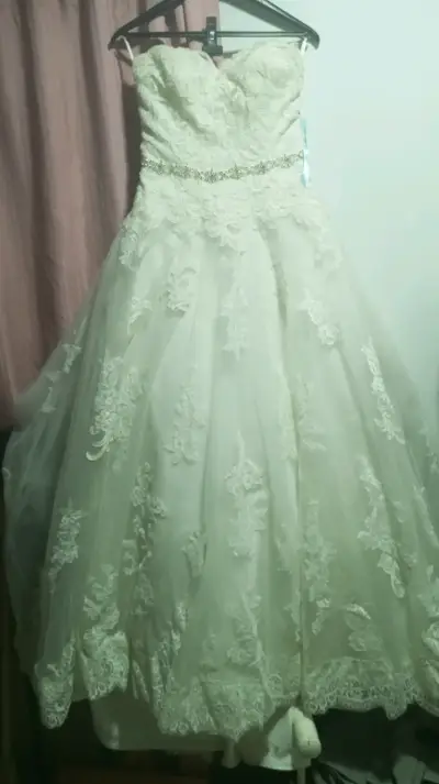 Vestido de novia con encaje - miniatura 5
