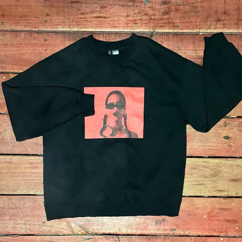 Polerón negro con estampado tour Rosalia - 1