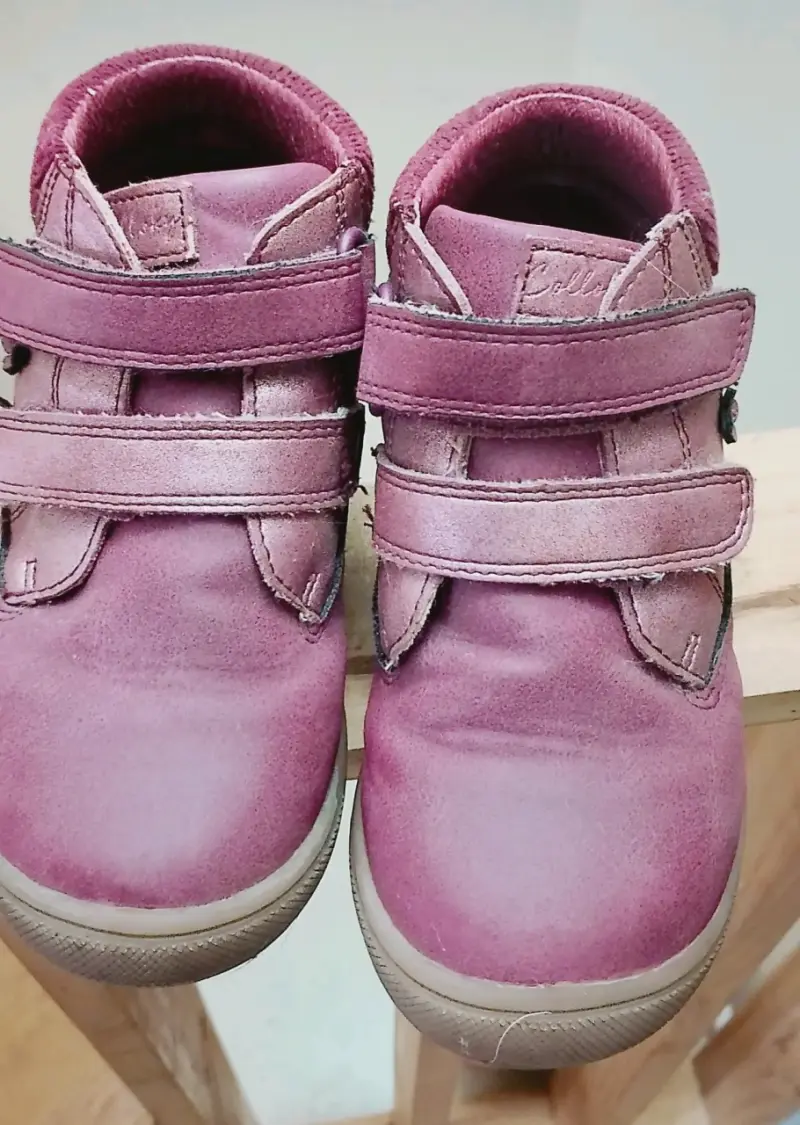 Zapatos rosados con velcro - 1