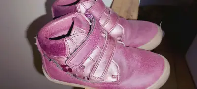 Zapatos rosados con velcro - miniatura 3