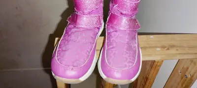 Botas rosas con forro peludo - miniatura 2