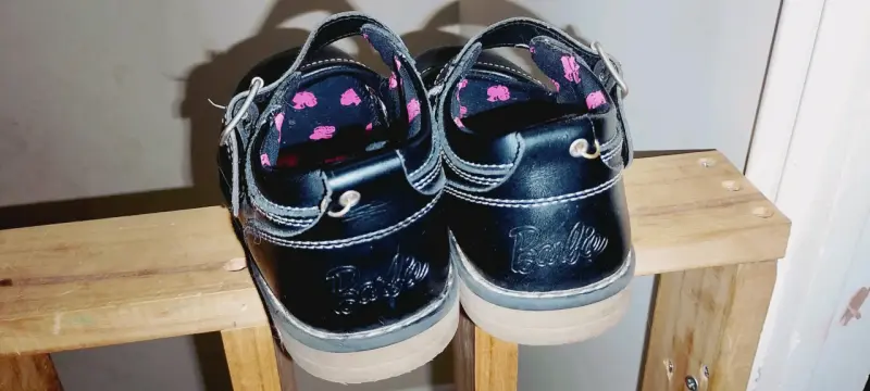 Zapatos negros de niño Barbie - 1