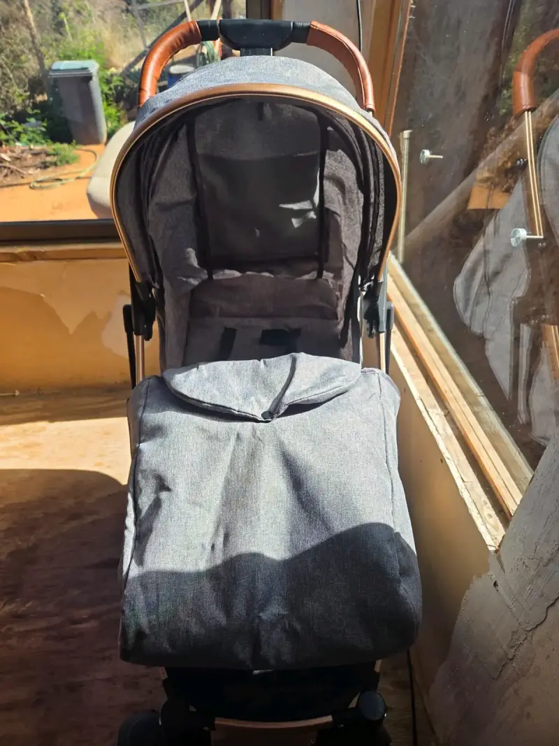 Coche de bebé plegable gris - 3