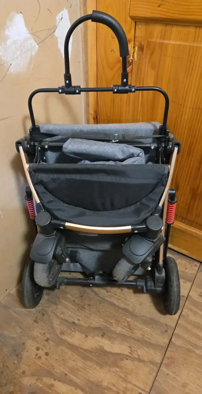 Coche de bebé plegable gris - 4