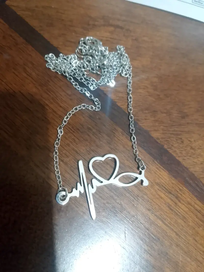 Collar de cadena con corazón
