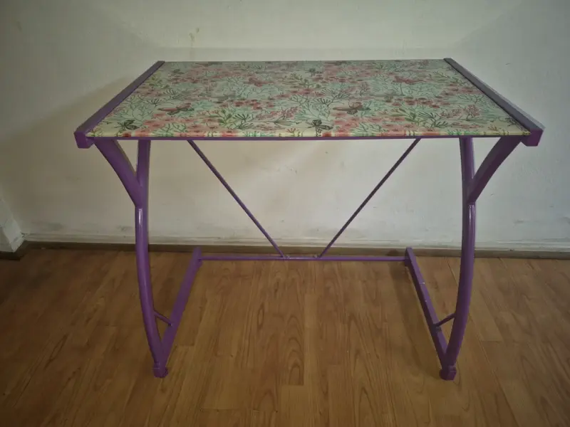 Mesa escritorio floral y morada - 2