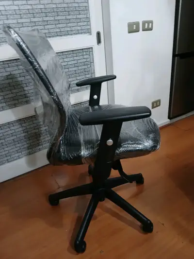 Silla de oficina ergonómica - miniatura 2