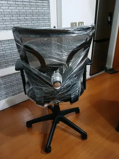 Silla de oficina ergonómica - miniatura 3
