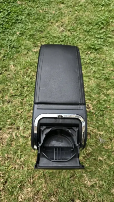 Apoya brazos de auto negro - miniatura 2