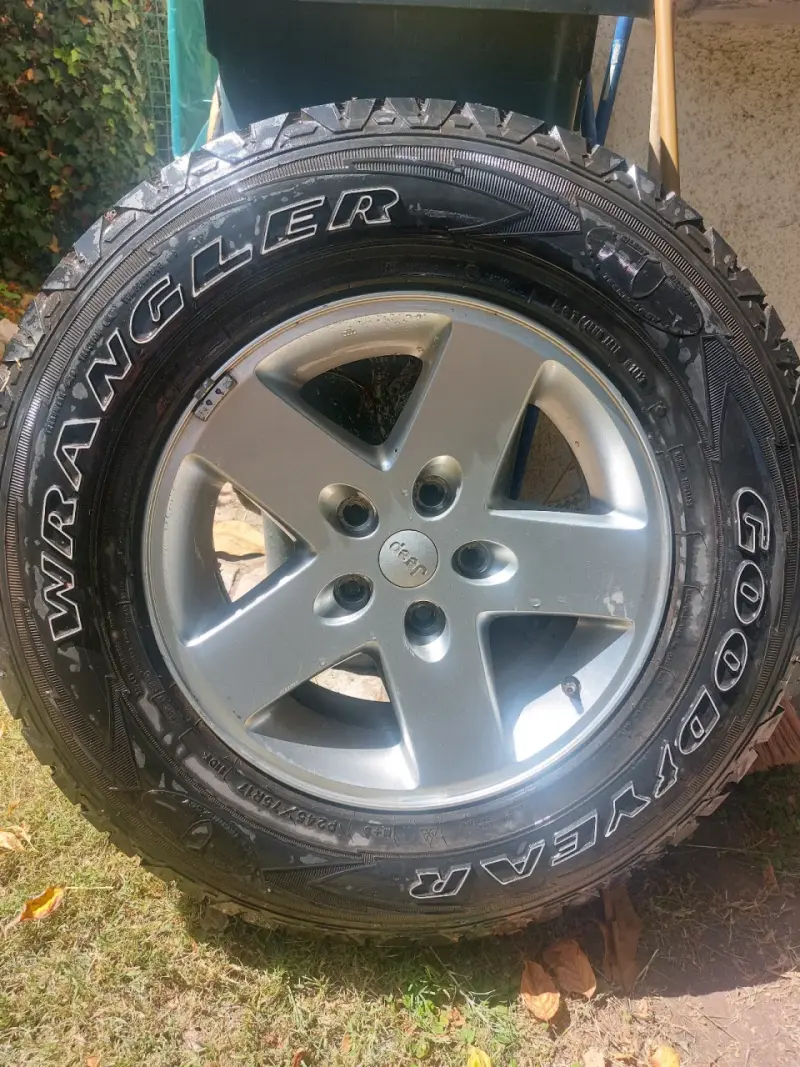 Neumático Goodyear Wrangler con llanta - 3