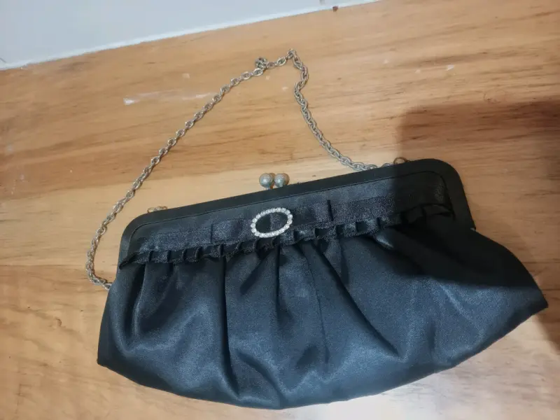 Cartera de mano para fiesta negra elegante - 1